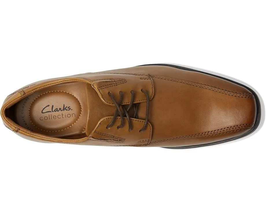Оксфорты Clarks Tilden Walk с эластичными вставками и стелькой OrthoLite