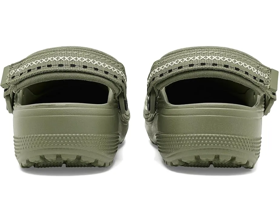 Сабо Classic Crafted Canvas Vegan Suede Stitch от Crocs