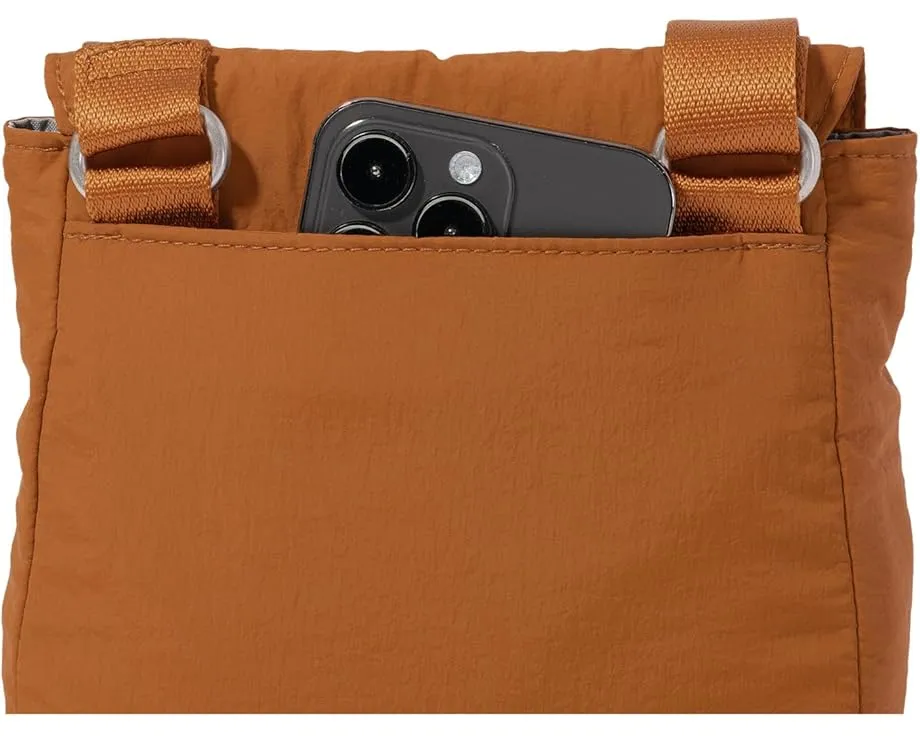 Мини кроссбоди Baggallini Swift Flap с RFID защитой и магнитной застежкой