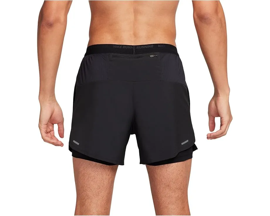 Беговые шорты Nike Dri-FIT Stride 2-в-1 5 дюймов (12.7 см) с защищенным карманом