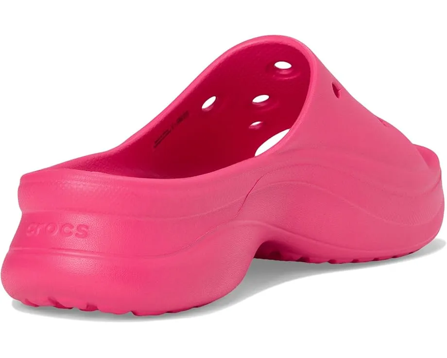 Сандалии Crocs Slide с платформой и смелым дизайном