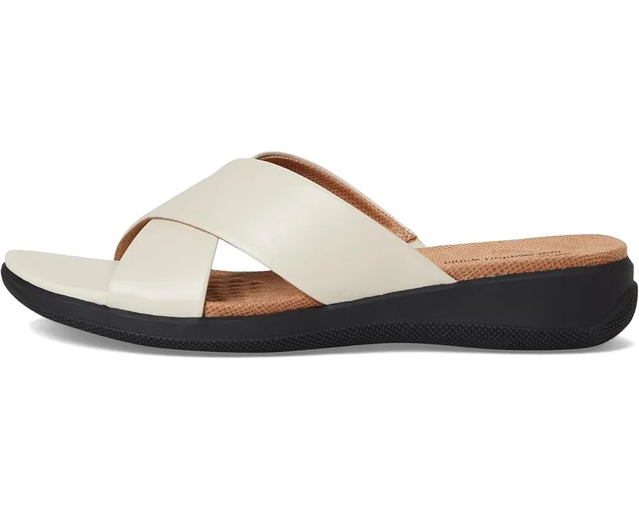 Сандалии SoftWalk Tillman с открытым носком и перекрещивающимися ремешками