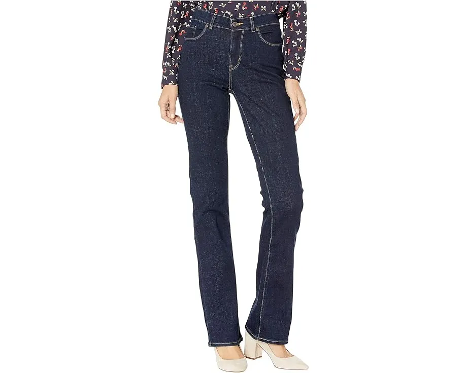 Женские джинсы Levi's Womens Classic Bootcut с технологией WaterLess и кожаным патчем