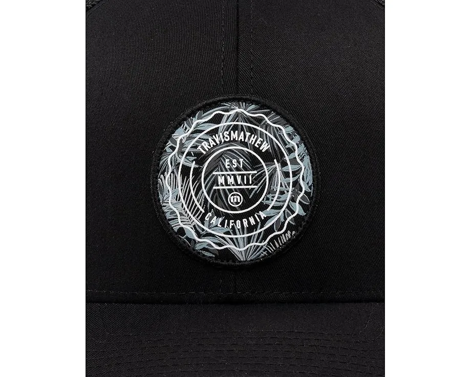 Кепка TravisMathew The Patch Floral с цветочным патчем и технологией Flexfit