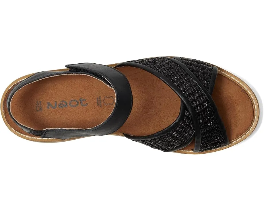 Сандалии Naot Pavlova на платформе с ремешками из рафии