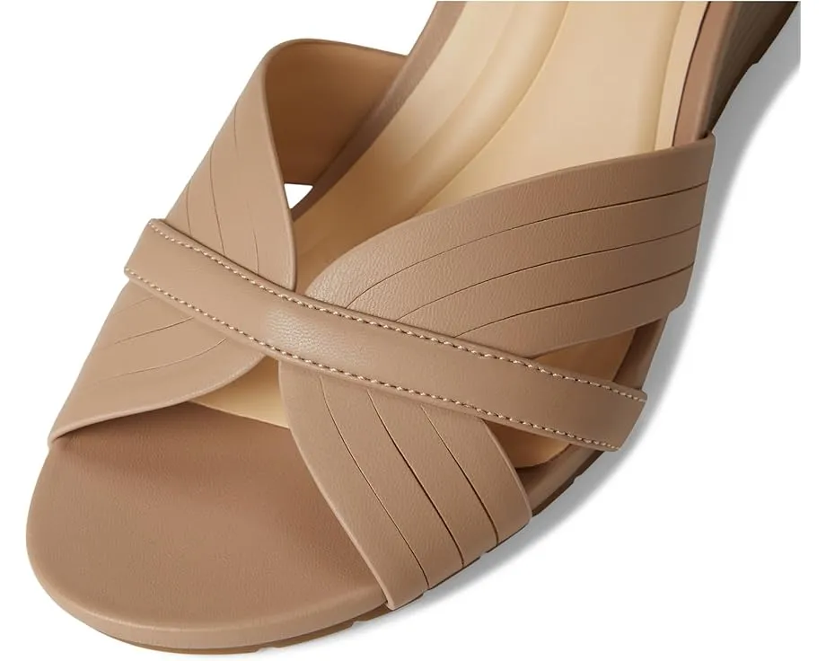 Kenneth Cole Reaction Gomi босоножки на платформе с застежкой на пряжку