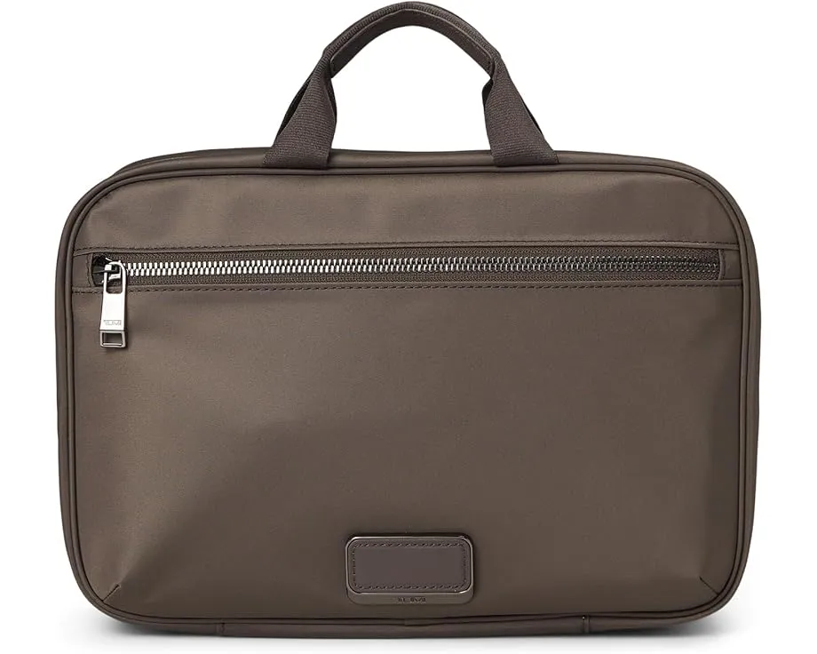 Дорожная косметичка Tumi Madeline с прозрачными карманами и крючком