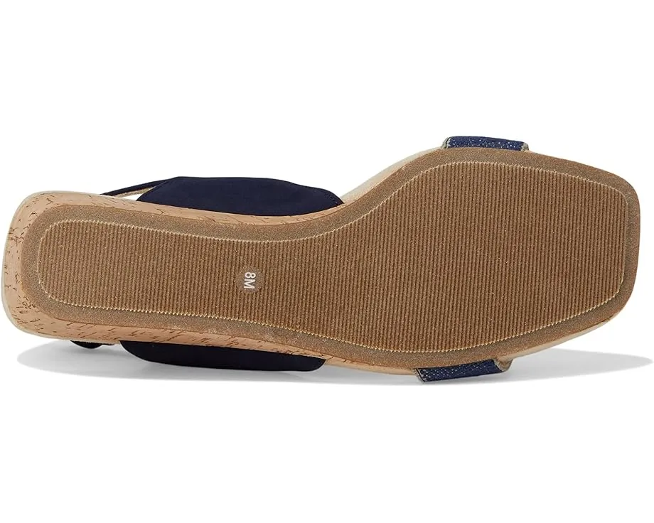 Босоножки Vaneli Catlee на платформе с открытым носком и перекрестными ремешками