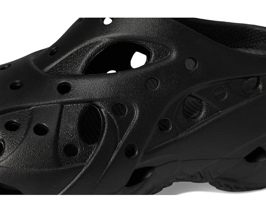 Клоги Crocs Caged с решетчатым дизайном для персонализации