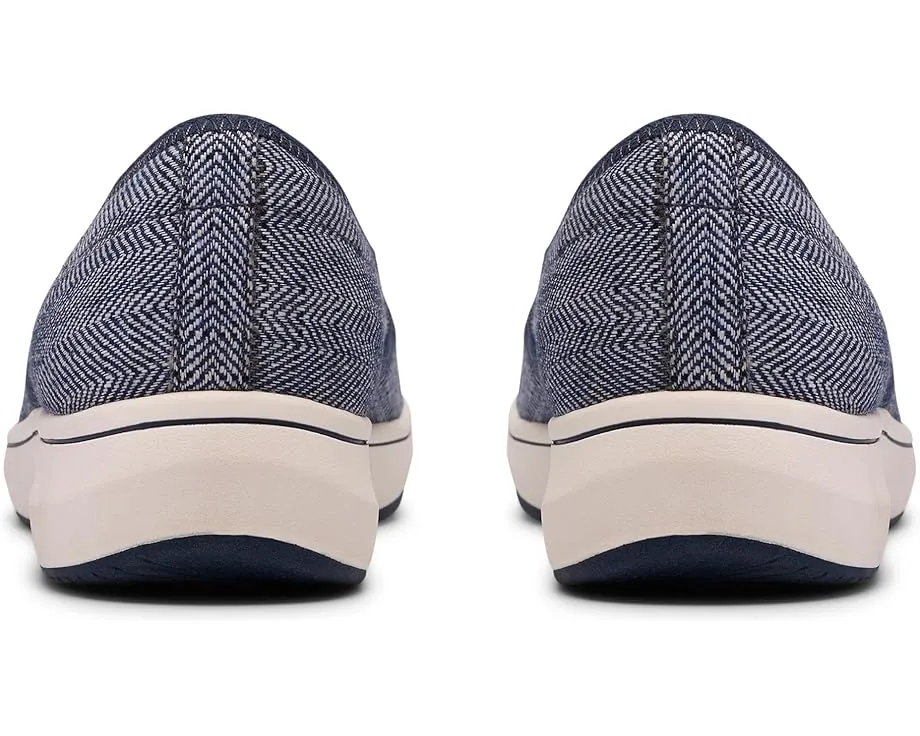 Слипоны Clarks Breezesky Zoe с текстильным верхом и стелькой Cushion Soft