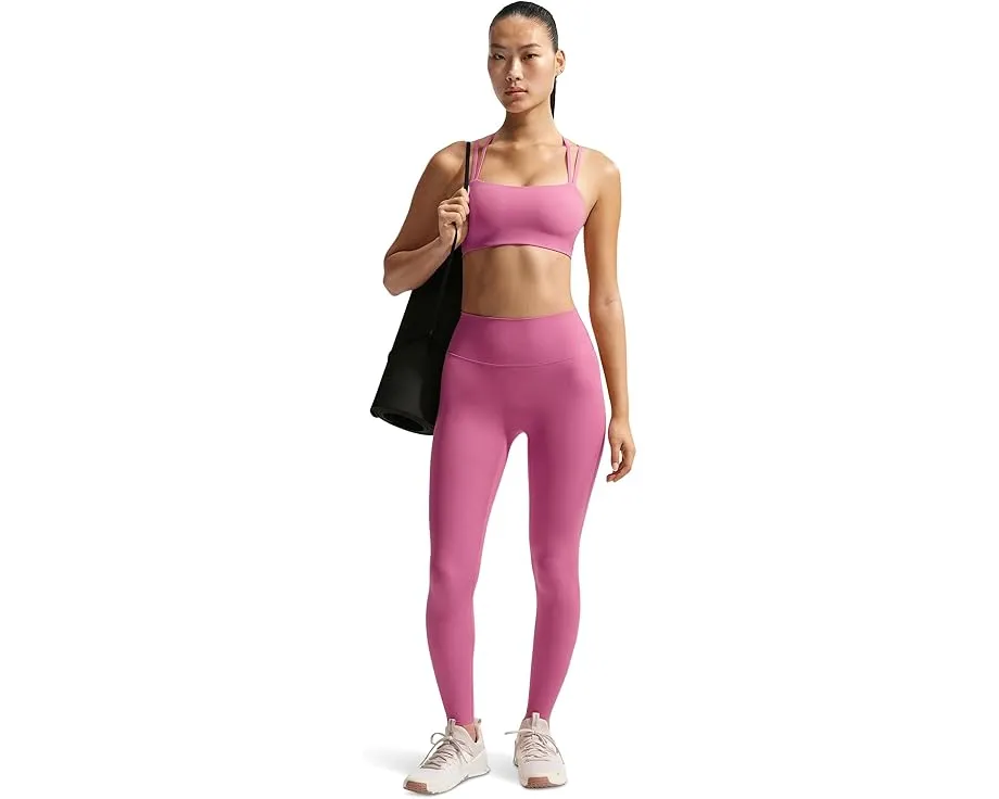 Спортивный бюстгальтер Nike Dri-FIT Zenvy с легкой поддержкой и поролоновыми чашками