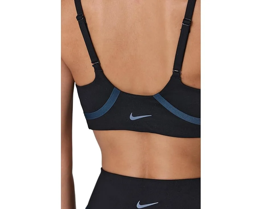 Спортивный бюстгальтер Nike One с легкой поддержкой и трансформируемыми бретелями
