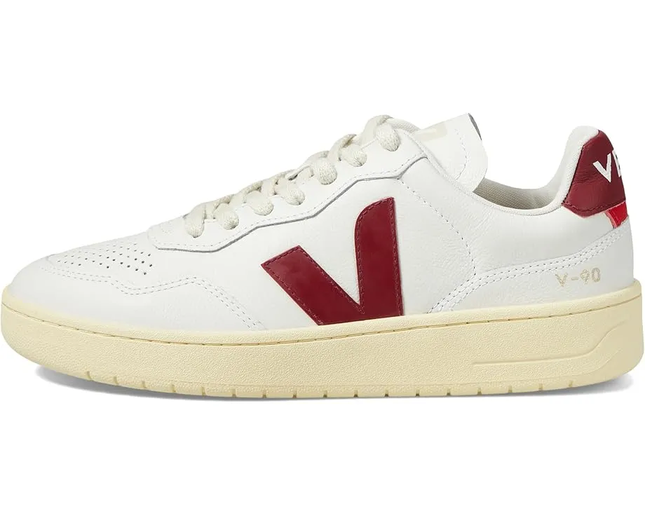 Кроссовки VEJA V-90 из премиальной кожи с круглым носком