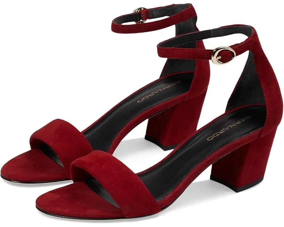 Босоножки Bernardo Bowie с миндалевидным носком и регулируемой пряжкой на щиколотке