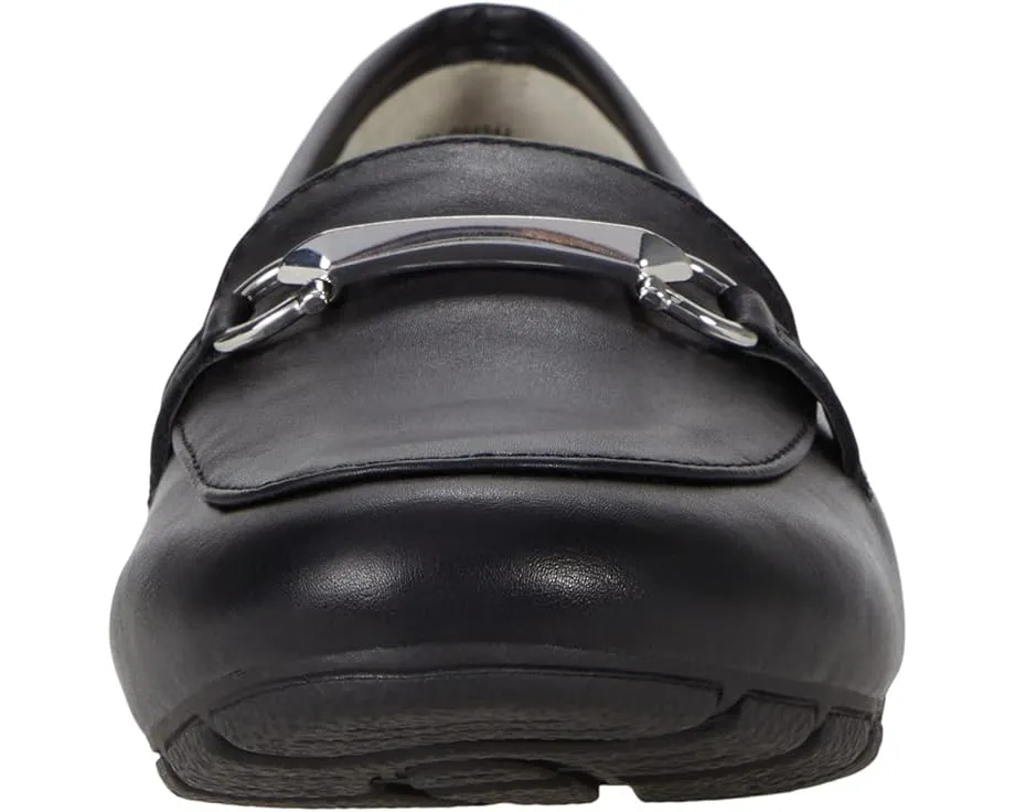 Лоферы Cliffs by White Mountain Glowing с металлической пряжкой и стелькой с амортизацией