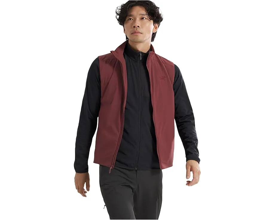 Легкий утепленный жилет Arc'teryx Atom с влагостойкой тканью