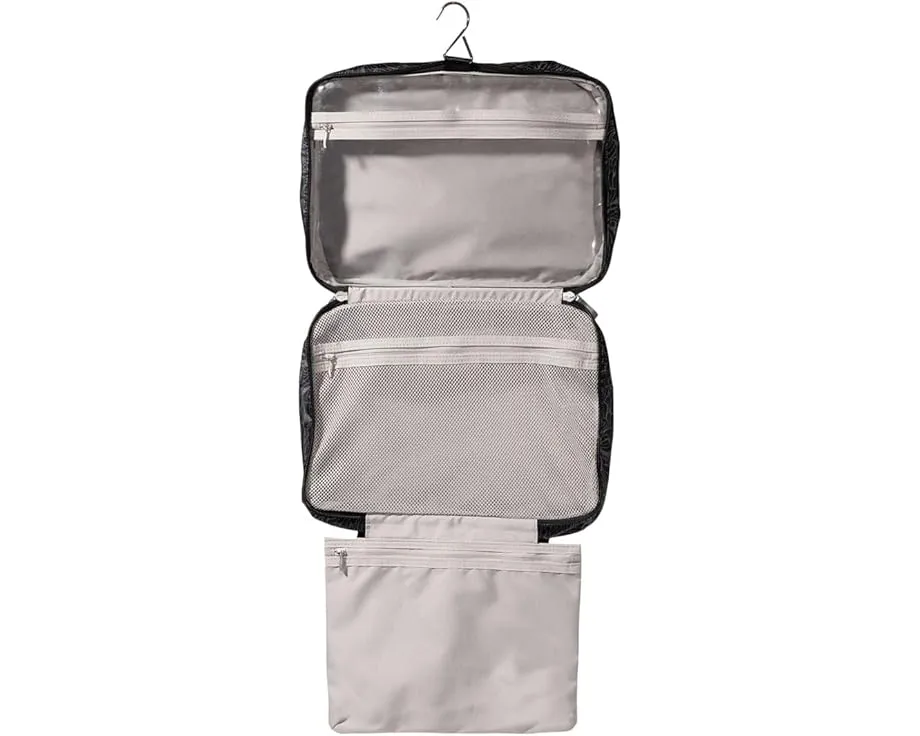 Большая подвесная дорожная косметичка Baggallini с тремя секциями и карманами