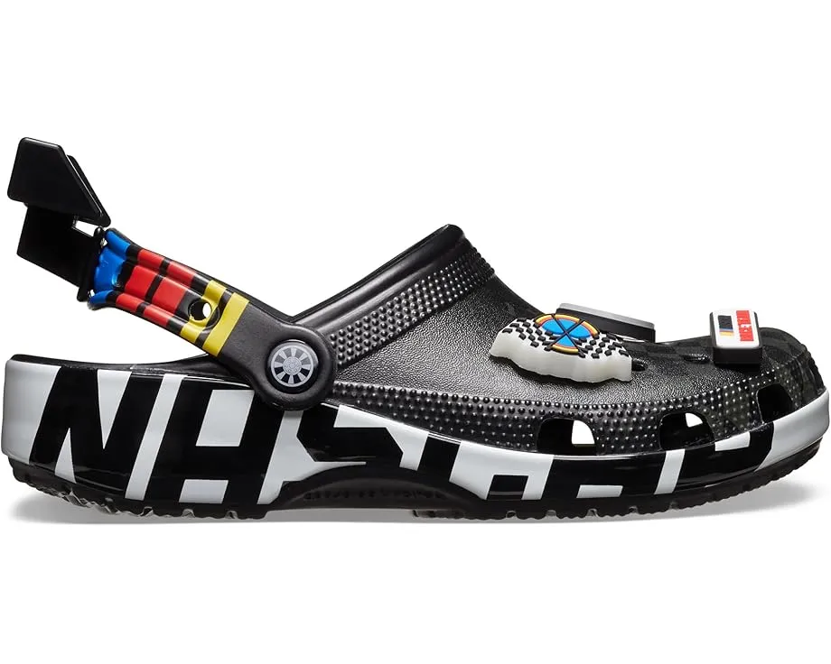 Кроксы Nascar Classic Clogs с аэродинамическим спойлером и 6 эксклюзивными charms