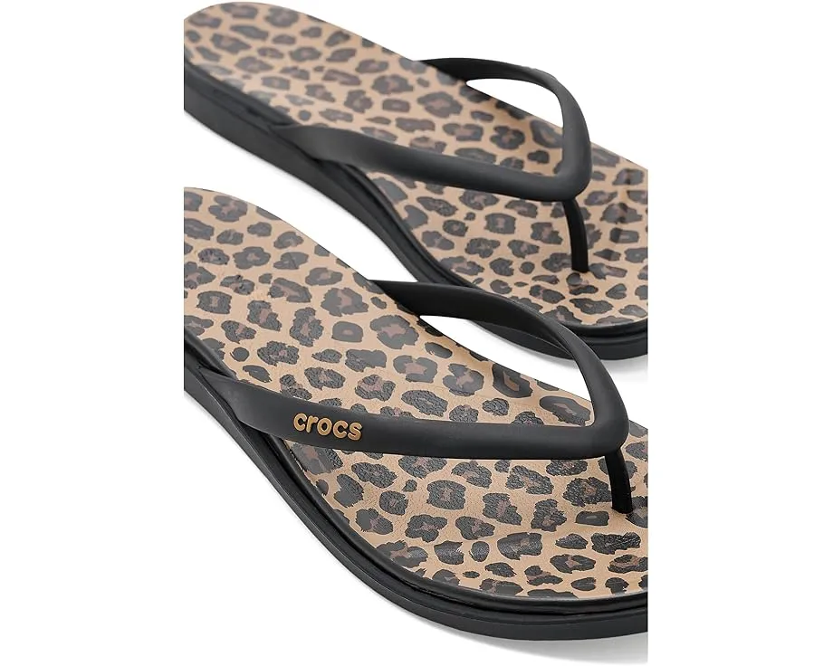 Crocs шлепанцы Miami на танкетке с минималистичными ремешками
