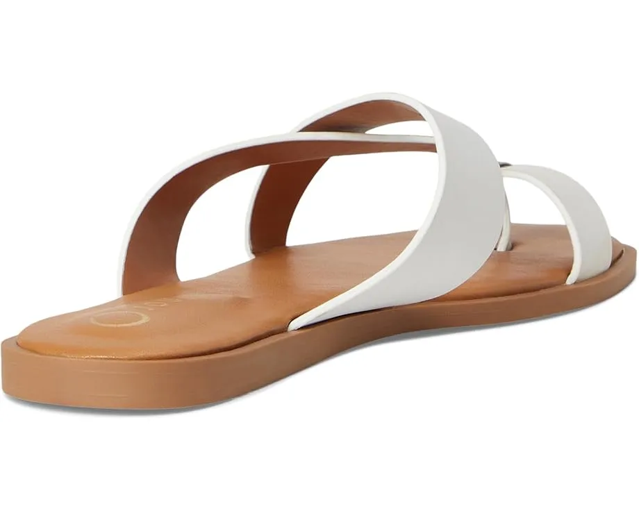 Сандалии Prizzie с кольцом для пальца от Journee Collection