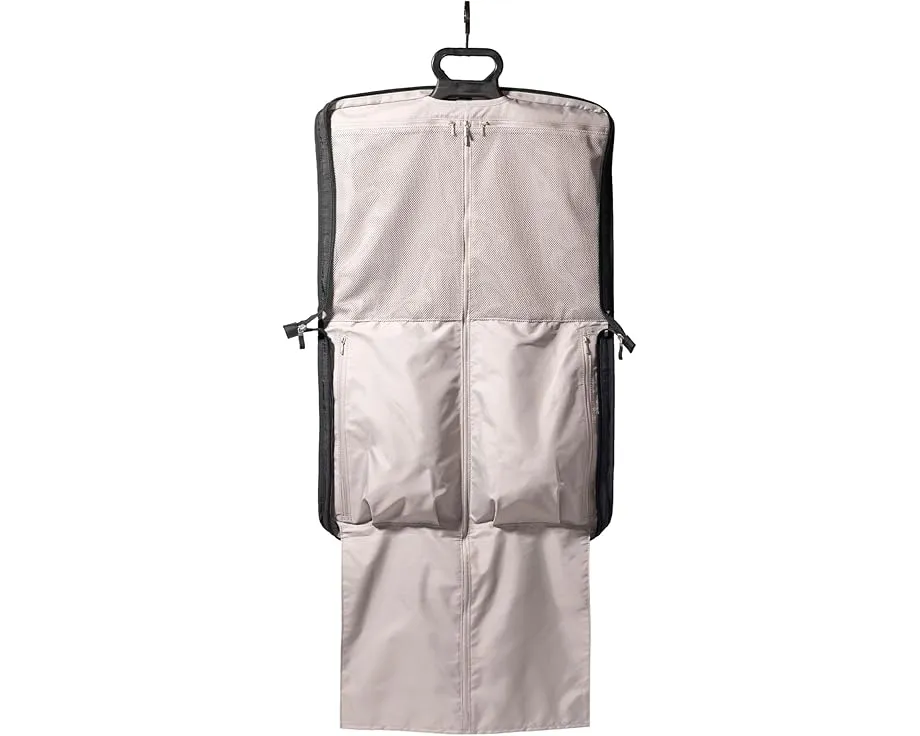 Чемодан для одежды Garment Bag с отделениями из сетки Baggallini