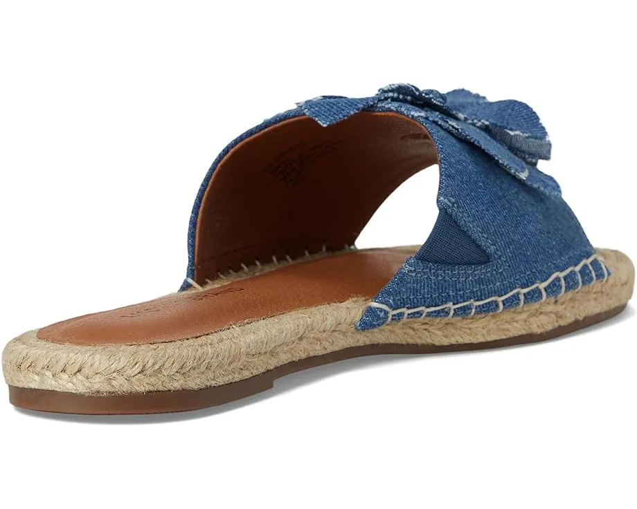 Сандалии Biricha Floral Flat от Lucky Brand с объемным цветочным декором и резиновой подошвой