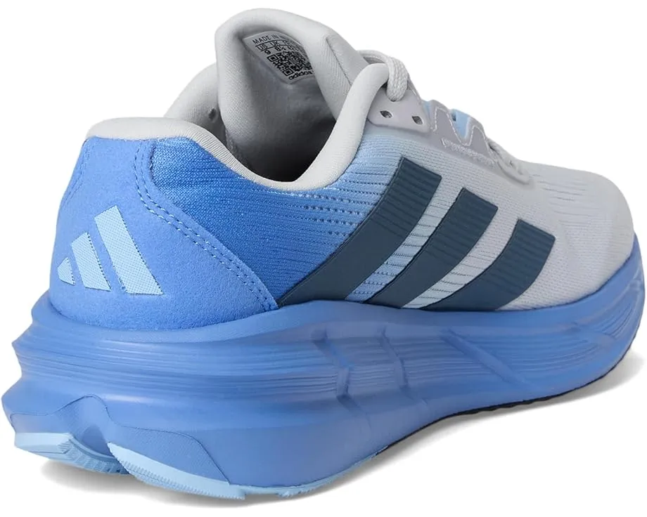 Беговые кроссовки Adidas Questar 3 с низким профилем и фирменными полосками