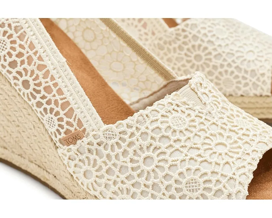 Босоножки TOMS Essential Wedge с открытым носком и плетеной отделкой