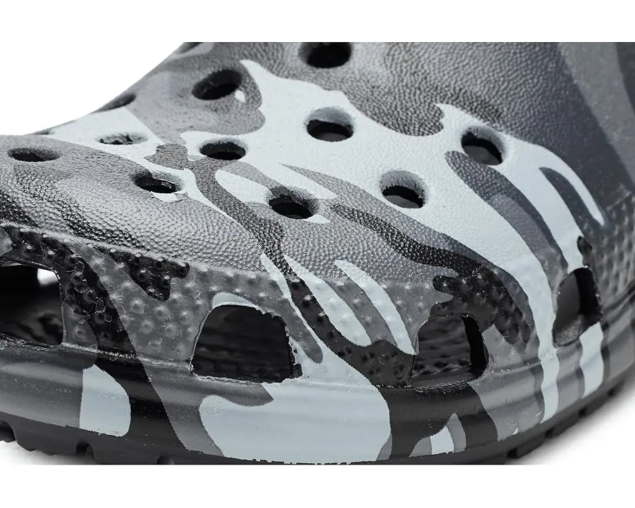 Кроксы Crocs Kids Classic Camo с камуфляжным принтом и регулируемым ремешком