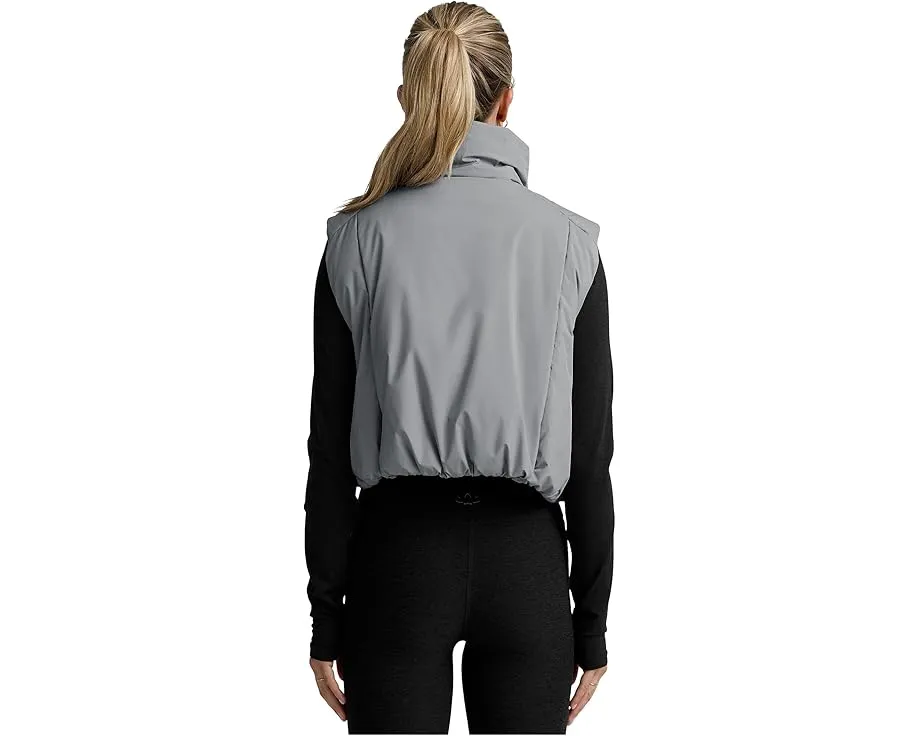 Пуховой жилет Beyond Yoga Warm Up Puffer оверсайз с высоким воротником