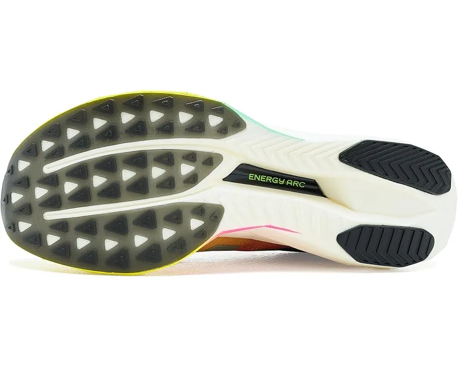 Кроссовки New Balance FuelCell SuperComp Elite v5 для соревнований с карбоновой пластиной