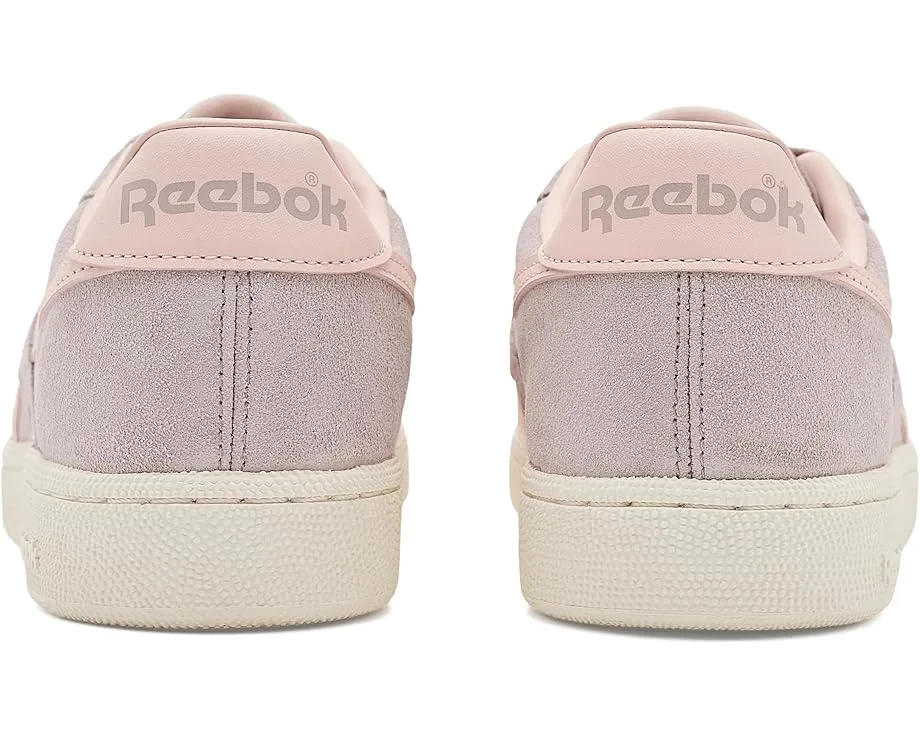 Кроссовки Reebok Club C Grounds UK с замшевым верхом и каучуковой подошвой