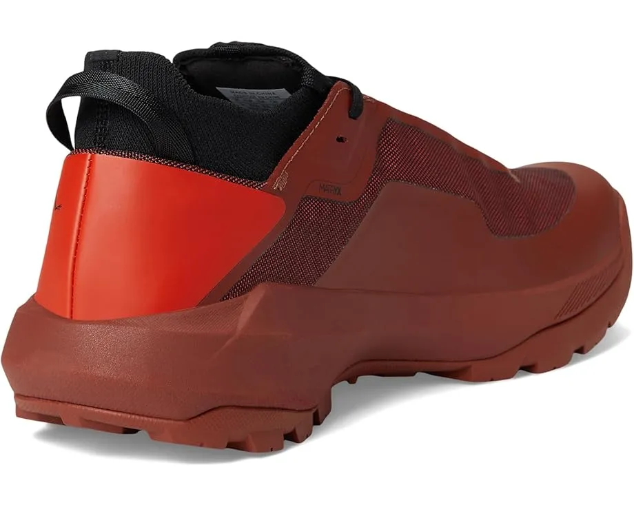 Кроссовки Vertex Alpine с цельным мыском и подошвой Vibram MegaGrip