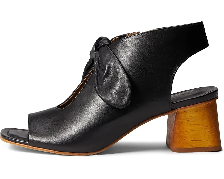 Туфли Bernardo Lizzie на каблуке с квадратным открытым носком