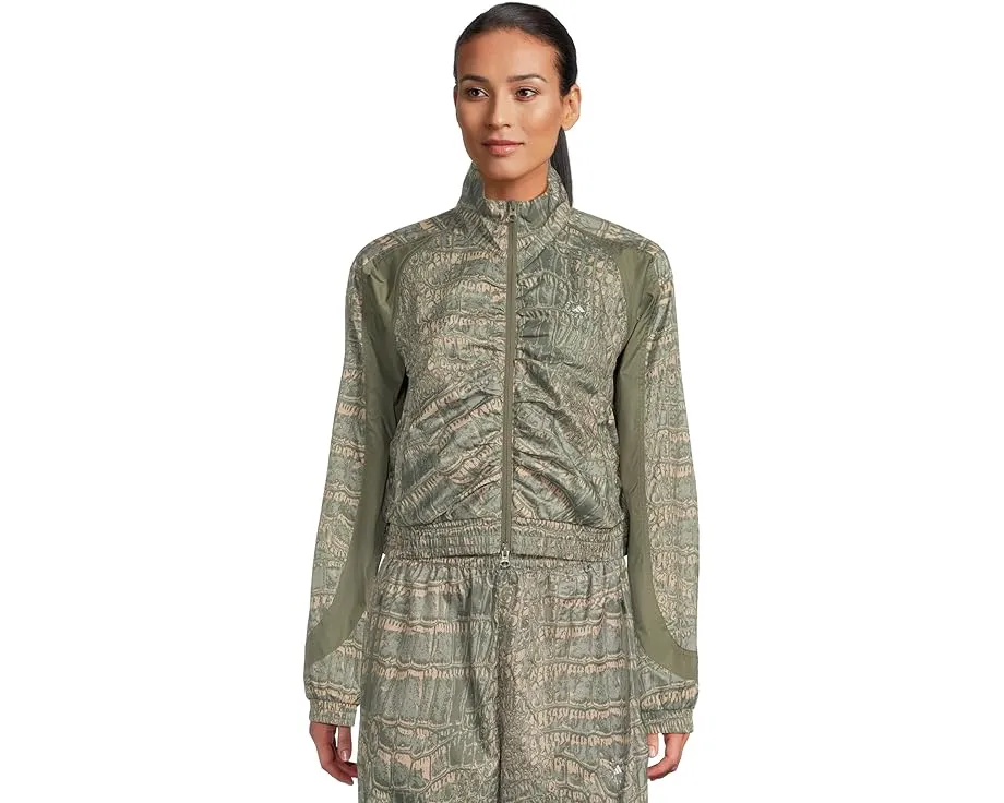 Куртка Trackjacket Printed с крокодиловым принтом и высоким воротом от adidas by Stella McCartney
