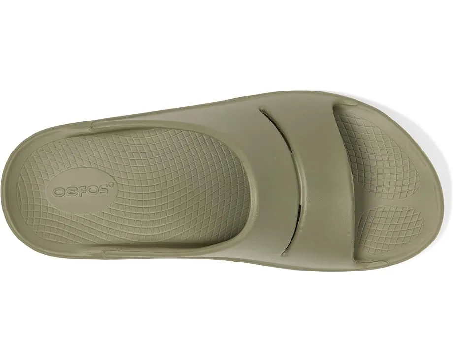Сланцы Ooahh от OOFOS с технологией OOfoam для восстановления и поддержки свода стопы