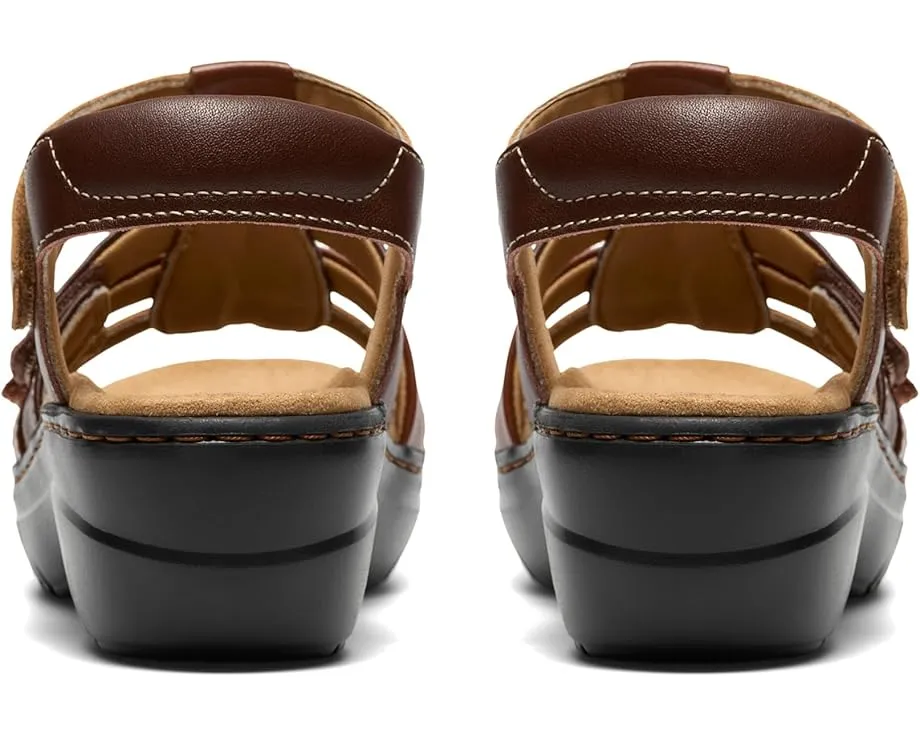 Сандалии Clarks Merliah 2 Ruby на танкетке с регулируемыми ремешками и мягкой стелькой