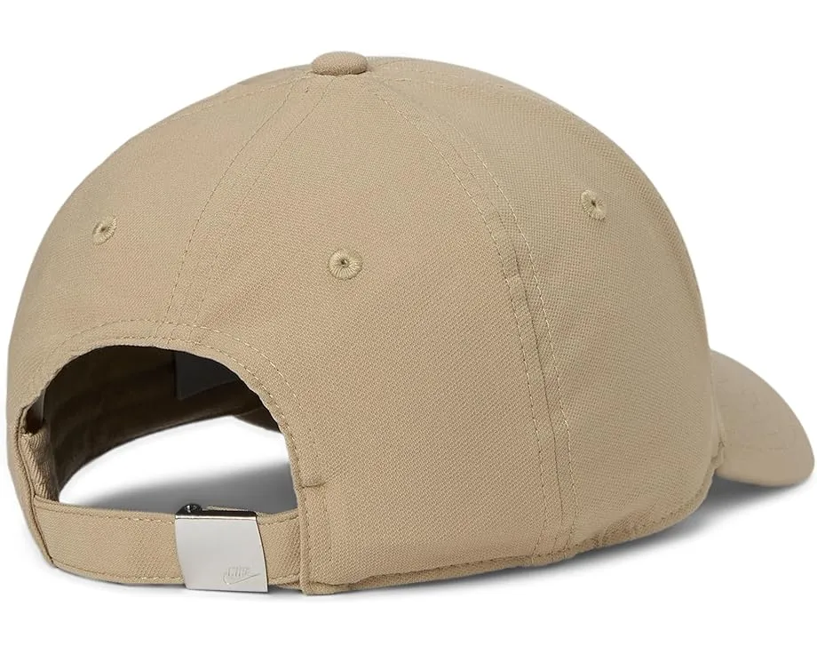 Бейсболка Nike Dri-FIT Club Structured с металлическим логотипом