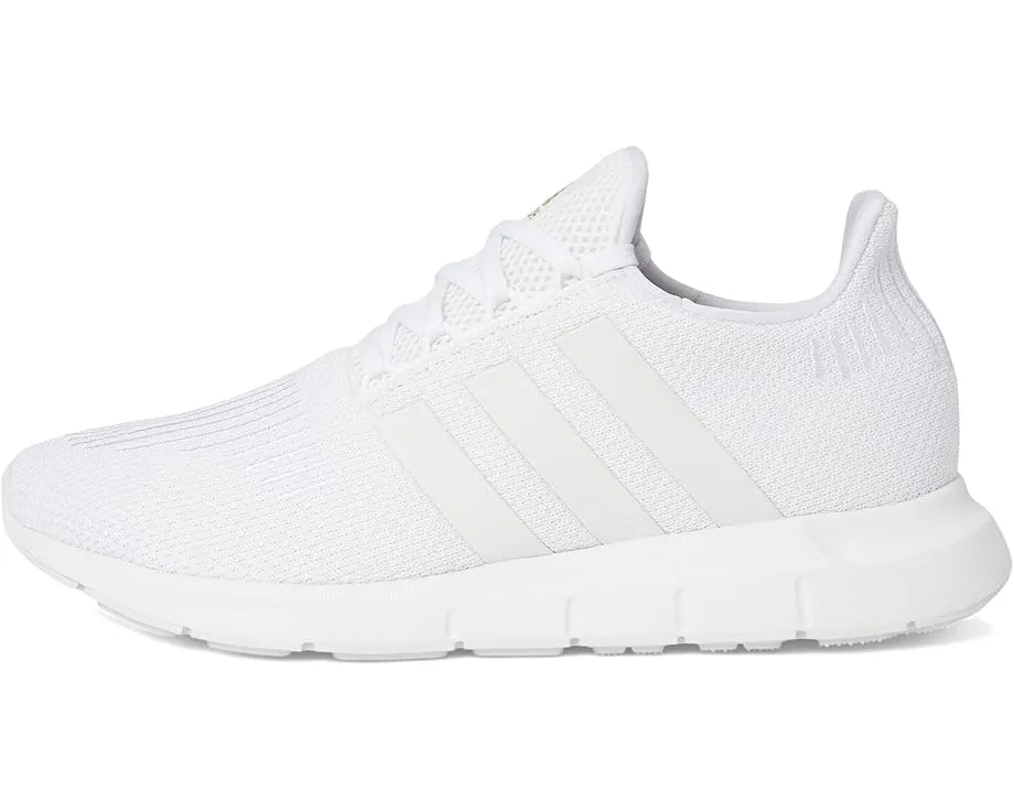 Беговые кроссовки Adidas Swift Run с текстильным верхом