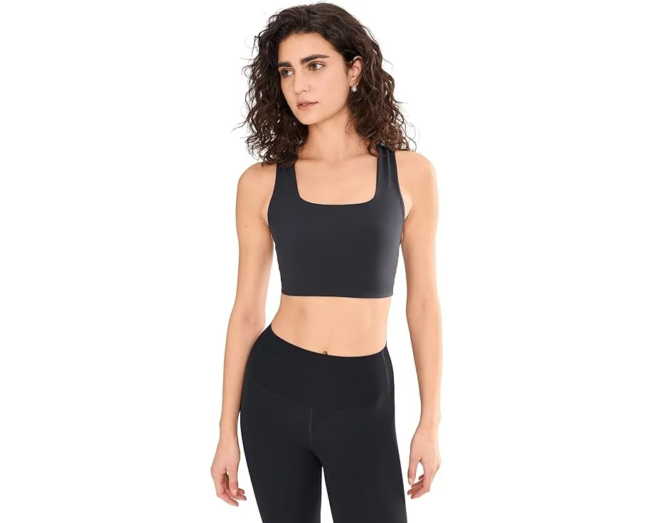 Спортивный бюстгальтер Win Win с квадратным вырезом и широкими лямками