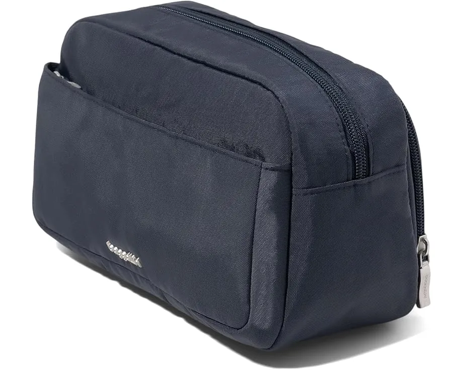Косметичка Baggallini с отделениями для кистей и несколькими карманами