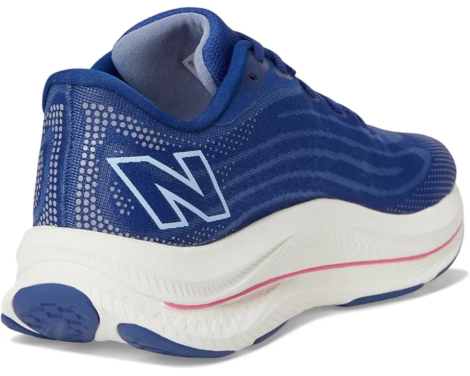Кроссовки New Balance FuelCell Walker Elite V1 с технологией FuelCell