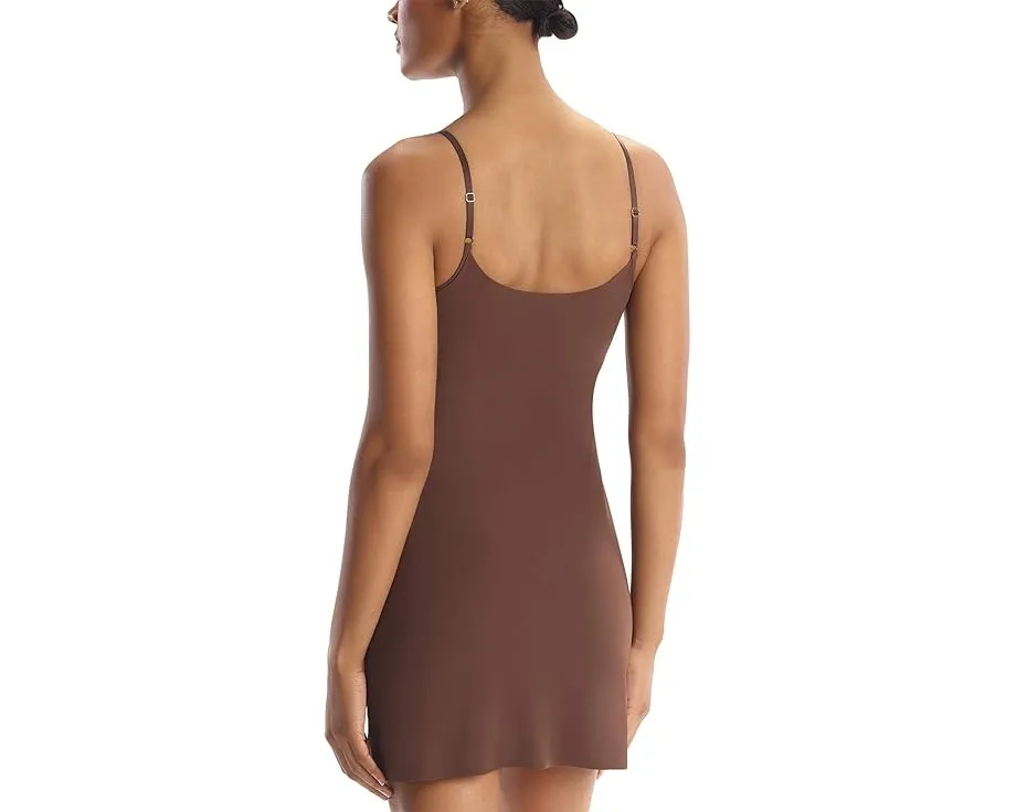 Комбидресс Commando Mini Cami Slip с регулируемыми бретелями и утяжеленным подолом