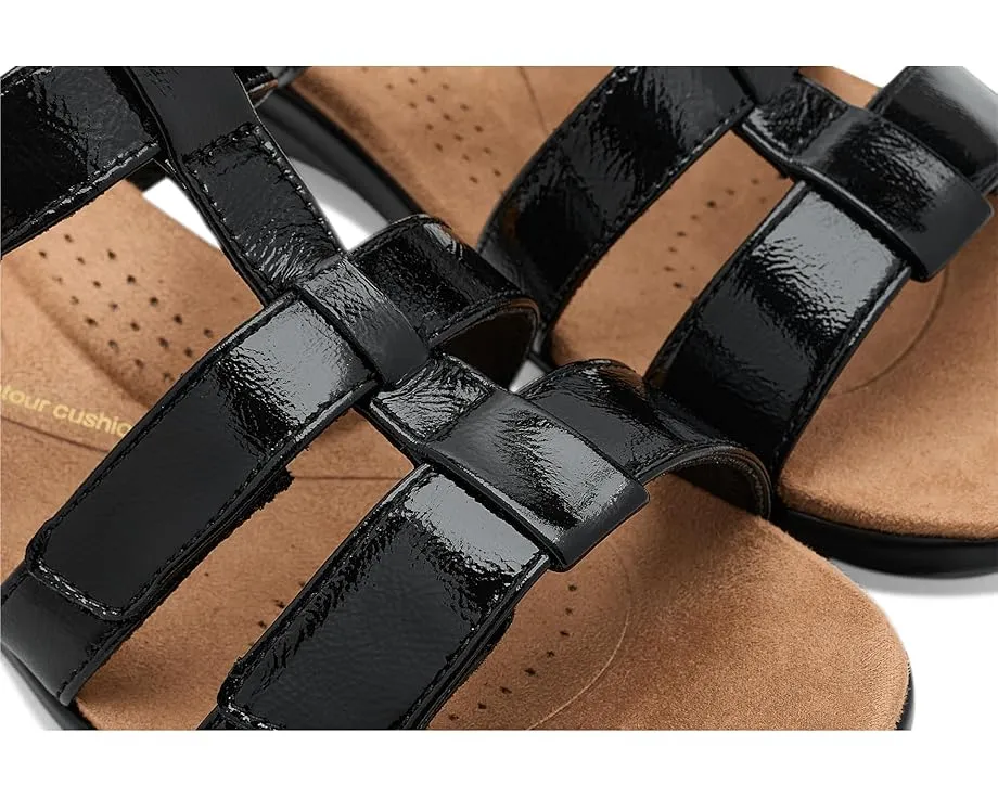 Сандалии Clarks Kitly Pearl с ремешками на липучке и текстильной подкладкой