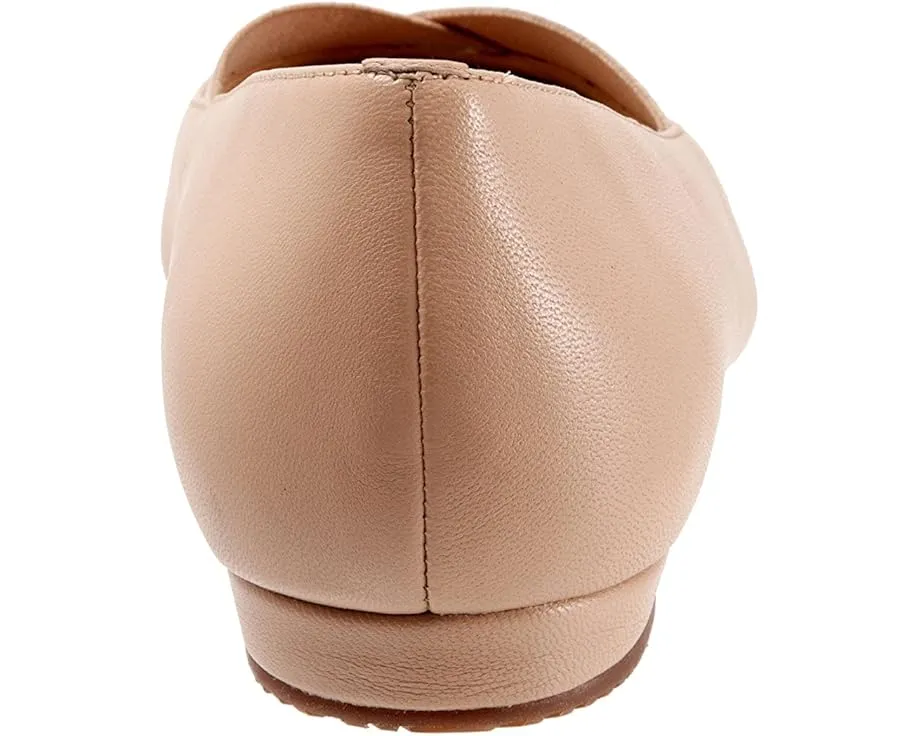 Мокасины Vianna от SoftWalk с перекрестными эластичными панелями и квадратным носком