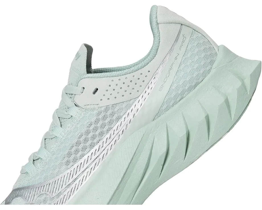 Беговые кроссовки Saucony Endorphin Pro 4 с технологией Speedroll