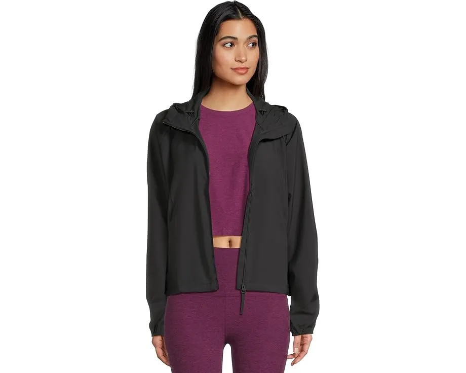 Куртка Beyond Yoga Cross Country Packable с капюшоном и упаковочным мешком