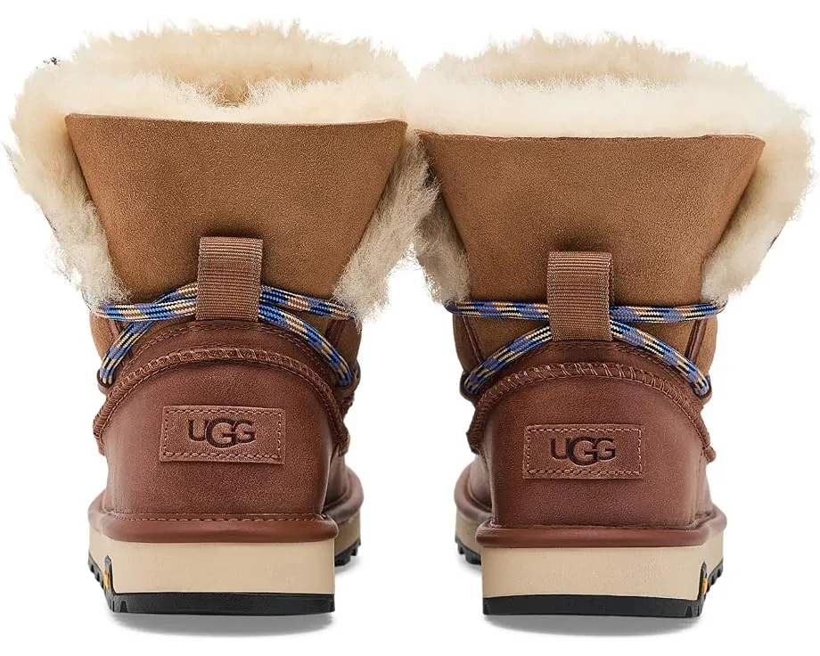 Ботинки UGG Classic Tread на шнуровке