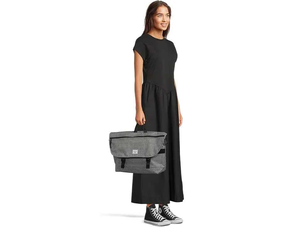 Сумка-мессенджер Herschel Supply Co. Cove из переработанных материалов