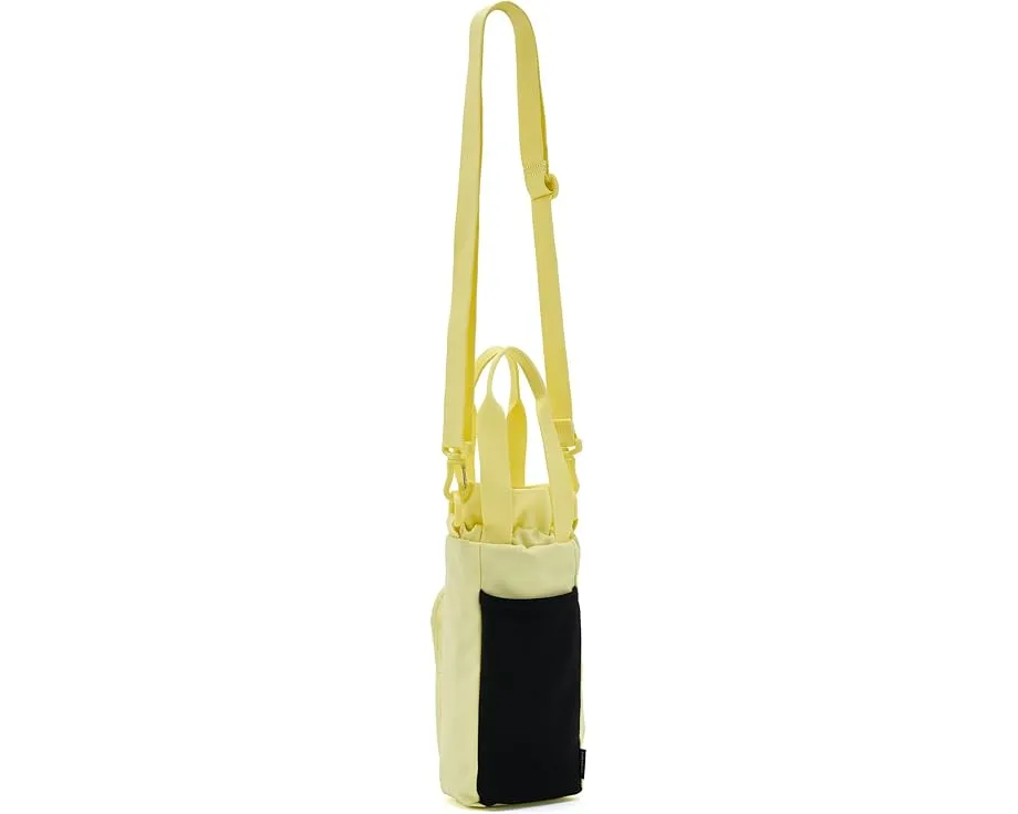 Кроссбоди Izzie Water Bottle от Sherpani с держателем для бутылки